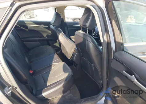 2020 Ford Fusion Titanium z USA, uszkodzony, nr VIN 3FA6P0D90LR204063